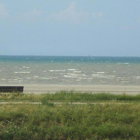 Gite Le Lac Cherrueix Екстер'єр фото